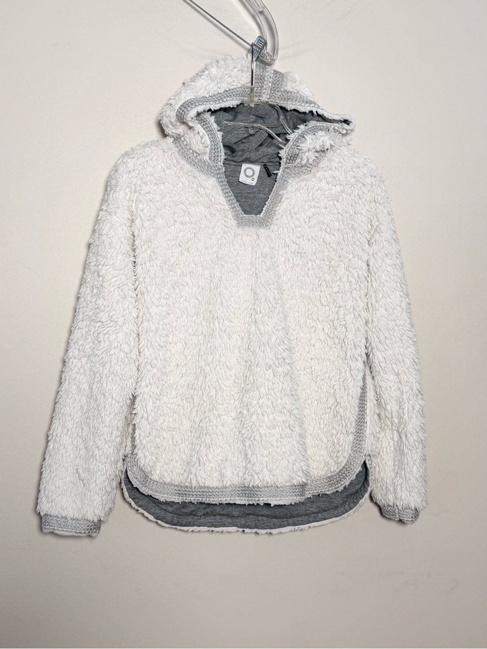 Akemi + Kin Anthropologie White Hooded Sherpa Pullover, Size Small - Picture 3 of 10